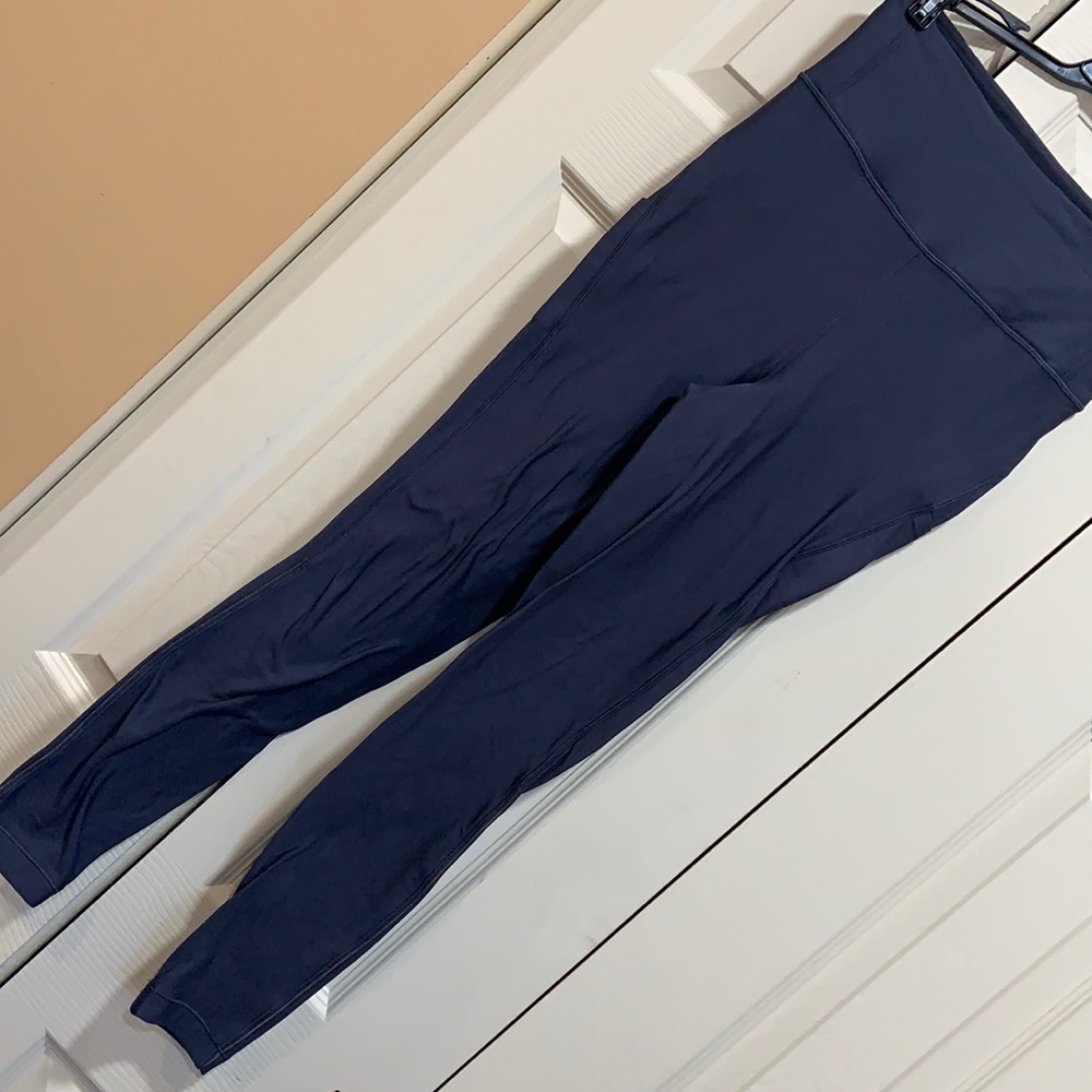 Lululemon thermal tight leggings size 6